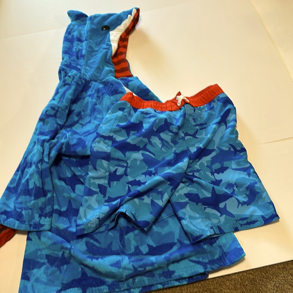 Boys saint Eve  shark swim robe and shorts size medium 10/12